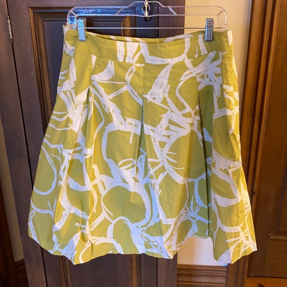 Beautiful Full and Pleaded Lime Skirt H&M 12 - Picture 3 of 3